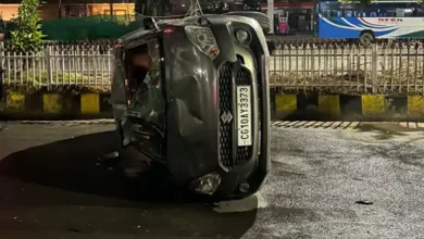 बिलासपुर में तेज रफ्तार कार डिवाइडर से टकराकर पलटी, युवती कार छोड़कर फरार बिलासपुर में तेज रफ्तार कार डिवाइडर से टकराकर पलटी, युवती कार छोड़कर फरार