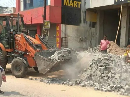 रायगढ़ में सड़क घेरने वालों पर निगम का एक्शन, 11 हजार जुर्माना; 5 ट्रैक्टर-ट्रॉली सामग्री जब्त रायगढ़ में सड़क घेरने वालों पर निगम का एक्शन, 11 हजार जुर्माना; 5 ट्रैक्टर-ट्रॉली सामग्री जब्त
