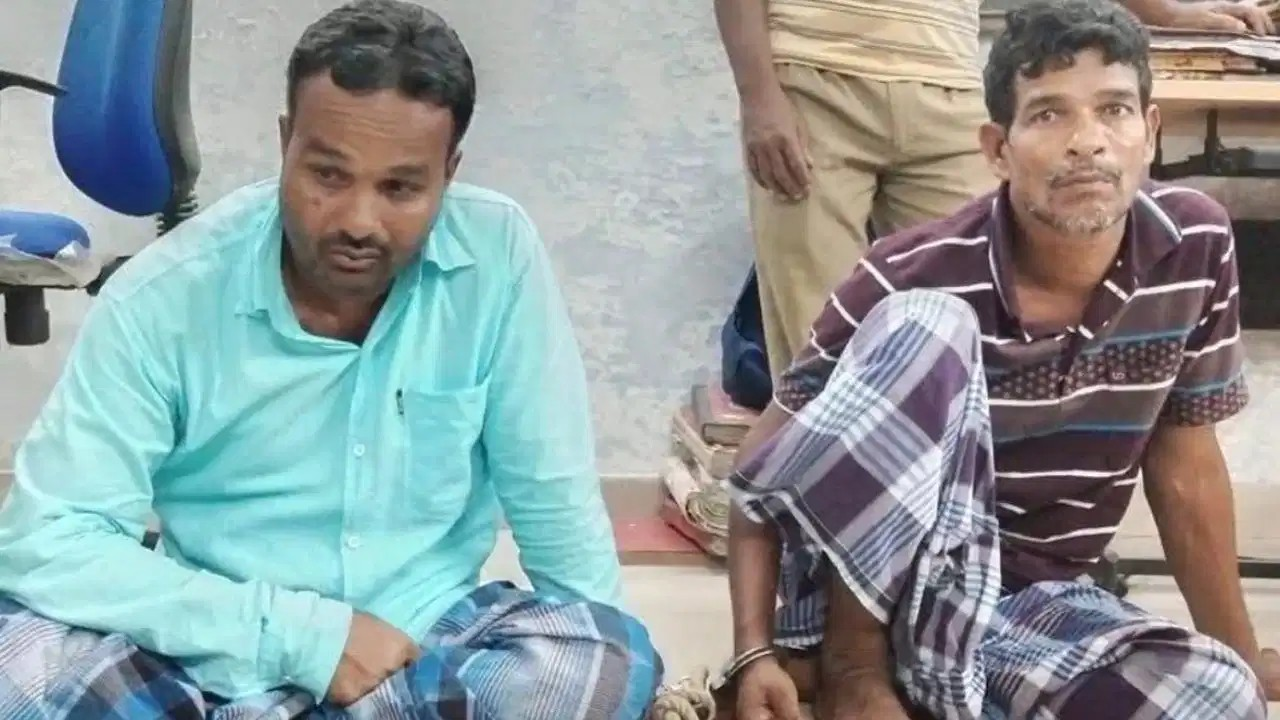 पंचायत में पंच के मुंह खोलने पर हुई थी हत्या… अब हत्यारे मुखिया समेत 8 को उम्रकैद पंचायत में पंच के मुंह खोलने पर हुई थी हत्या… अब हत्यारे मुखिया समेत 8 को उम्रकैद