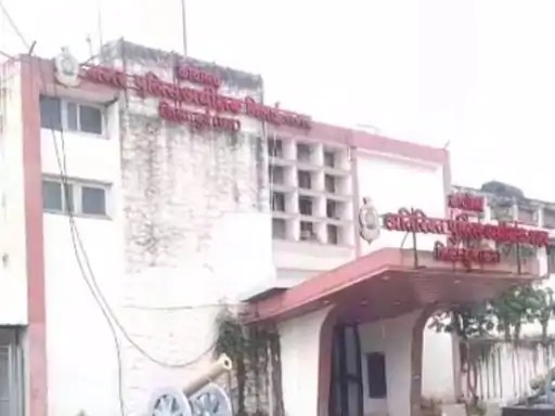दुर्ग पुलिस में बड़ा प्रशासनिक फेरबदल: 10 थाना और चौकी प्रभारियों के तबादले, वैशाली नगर, सुपेला, छावनी समेत कई थानों को मिले नए प्रभारी