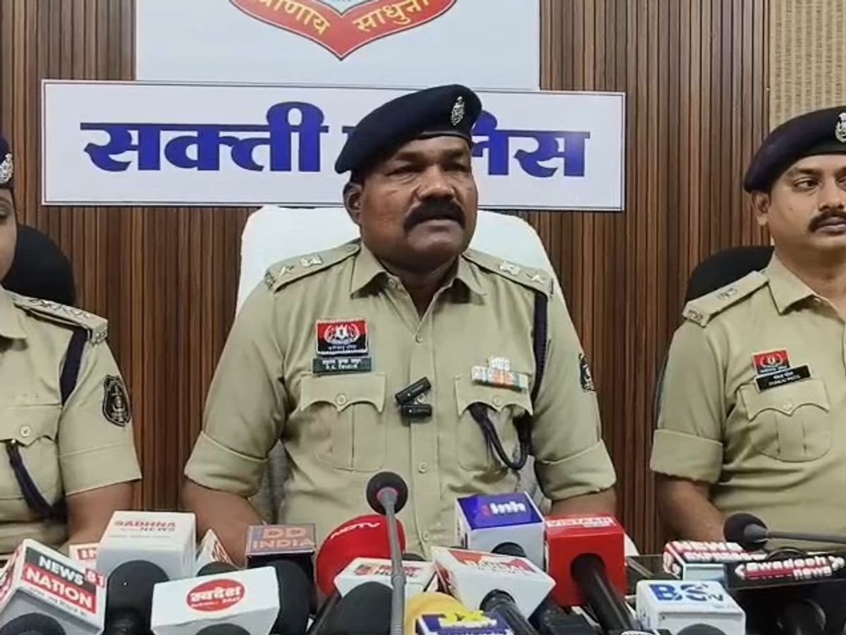 सक्ती डबल मर्डर का खुलासा: पार्किंग विवाद में पड़ोसियों ने बुजुर्ग दंपती को मौत के घाट उतारा, 3 गिरफ्तार सक्ती डबल मर्डर का खुलासा: पार्किंग विवाद में पड़ोसियों ने बुजुर्ग दंपती को मौत के घाट उतारा, 3 गिरफ्तार