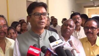 ओपी चौधरी ने अफसरों को दी चेतावनी, बोले- जनप्रतिनिधियों से विवाद नहीं, विकास कार्यों पर दें ध्यान