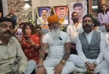 पीड़ित परिवार से मिले करणी सेना प्रमुख राज शेखावत, बोले— न्याय नहीं मिला तो होगा बड़ा आंदोलन