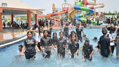 गर्मी की छुट्टियों में मिला सरप्राइज: विधायक भावना बोहरा  बच्चों को ले गईं वाटर पार्क, झूलों और फुहारों में जमकर की मस्ती