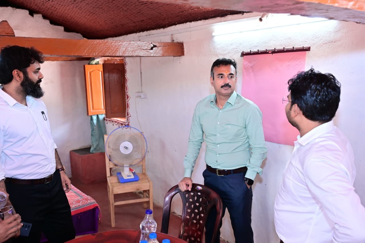 ग्रामीण पर्यटन से बदल रही तस्वीर: केरे गांव के होमस्टे पहुंचे अंकित आनंद, कहा—‘आत्मनिर्भरता की मिसाल बन रहे गांव’