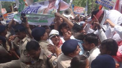 ‘खाद नहीं, बिजली नहीं तो खेती कैसे?’ कांग्रेस का प्रदर्शन, बिलासपुर में कलेक्ट्रेट घेरकर सौंपा ज्ञापन ‘खाद नहीं, बिजली नहीं तो खेती कैसे?’ कांग्रेस का प्रदर्शन, बिलासपुर में कलेक्ट्रेट घेरकर सौंपा ज्ञापन