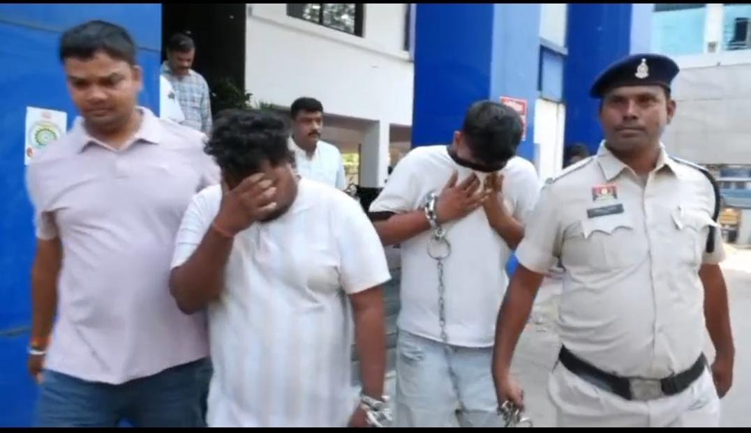 राजधानी में 10 लाख की लूट का पर्दाफाश: MBA और इंजीनियरिंग ग्रेजुएट निकले आरोपी, 7 लाख बरामद; 3 साथी फरार राजधानी में 10 लाख की लूट का पर्दाफाश: MBA और इंजीनियरिंग ग्रेजुएट निकले आरोपी, 7 लाख बरामद; 3 साथी फरार