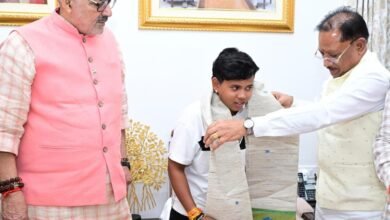 श्रीलंका दौरे के लिए भारतीय अंडर-19 महिला क्रिकेट टीम की उपकप्तान बनीं महक नरवासे : मुख्यमंत्री विष्णु देव साय ने किया सम्मानित