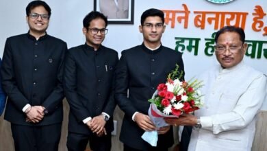 बस्तर घूमकर लौटे प्रशिक्षु IAS अधिकारी: CM साय से की मुलाकात, कहा—‘छत्तीसगढ़ विविधताओं और आत्मीयता का प्रदेश’