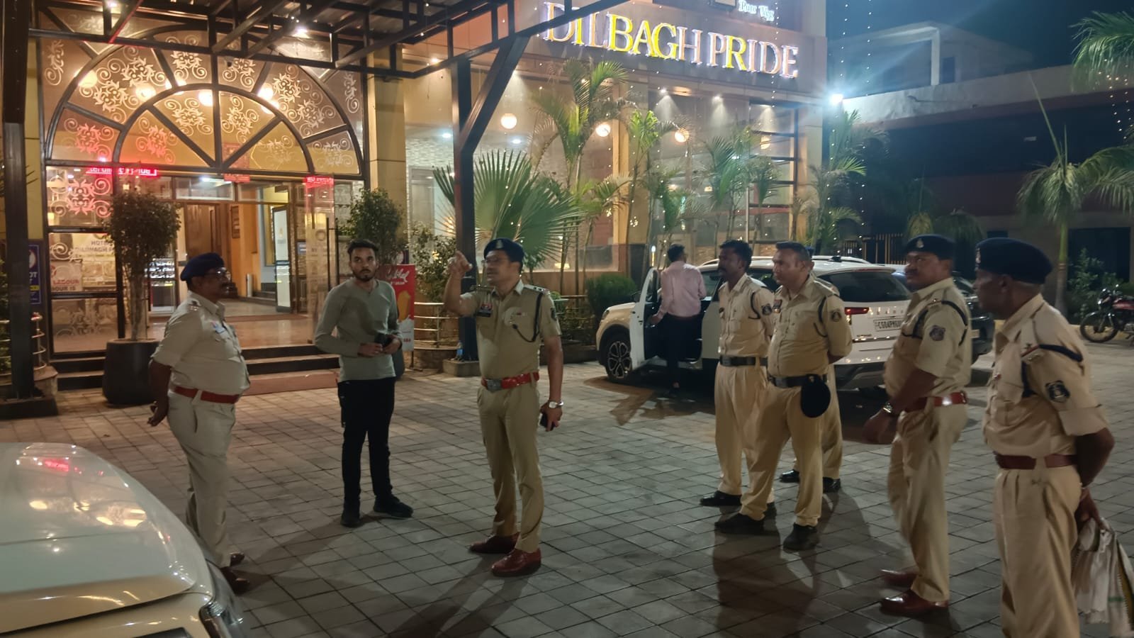 रायपुर ग्रामीण पुलिस का सरप्राइज चेकिंग अभियान: ढाबों में जांच, शराब परोसी तो होगी कड़ी कार्रवाई