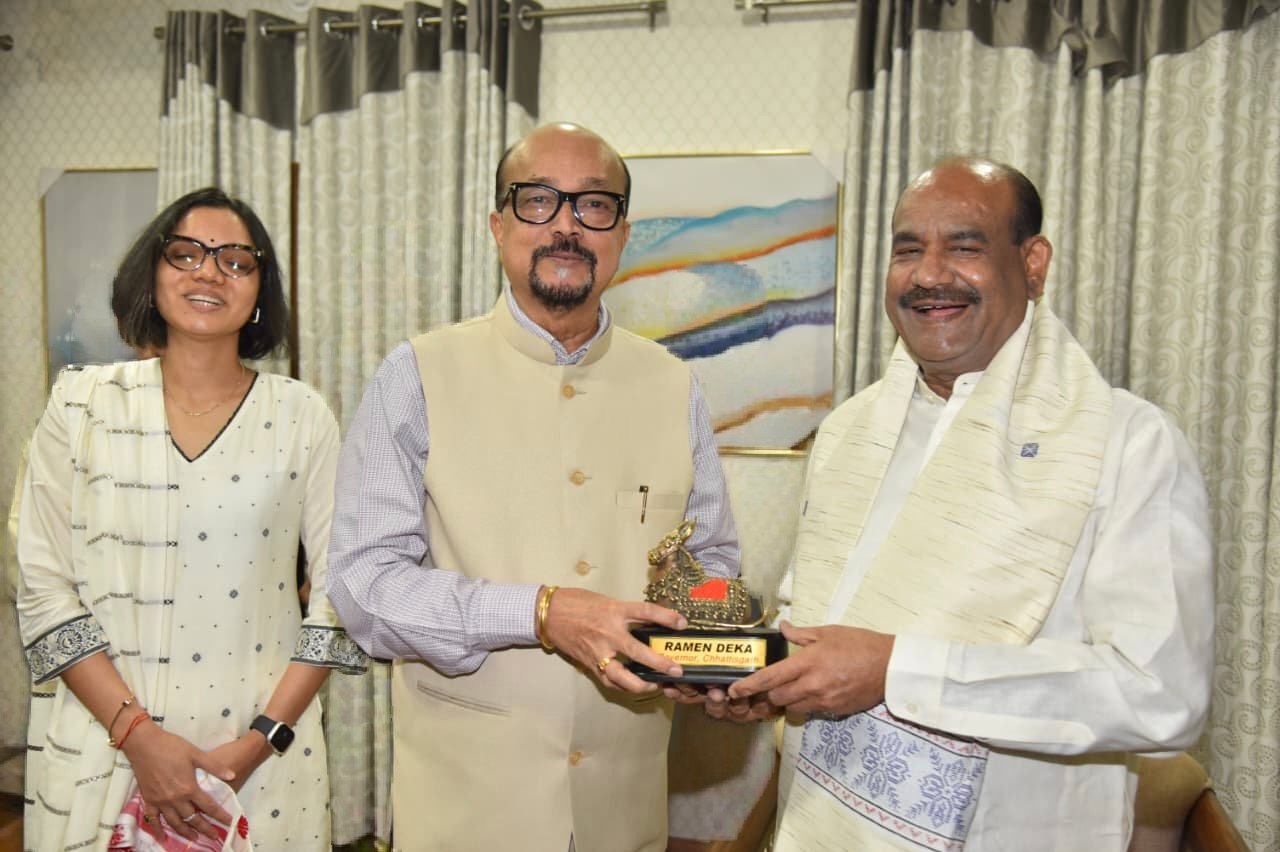 राज्यपाल रमेन डेका ने किया लोकसभा अध्यक्ष ओम बिड़ला का आत्मीय स्वागत