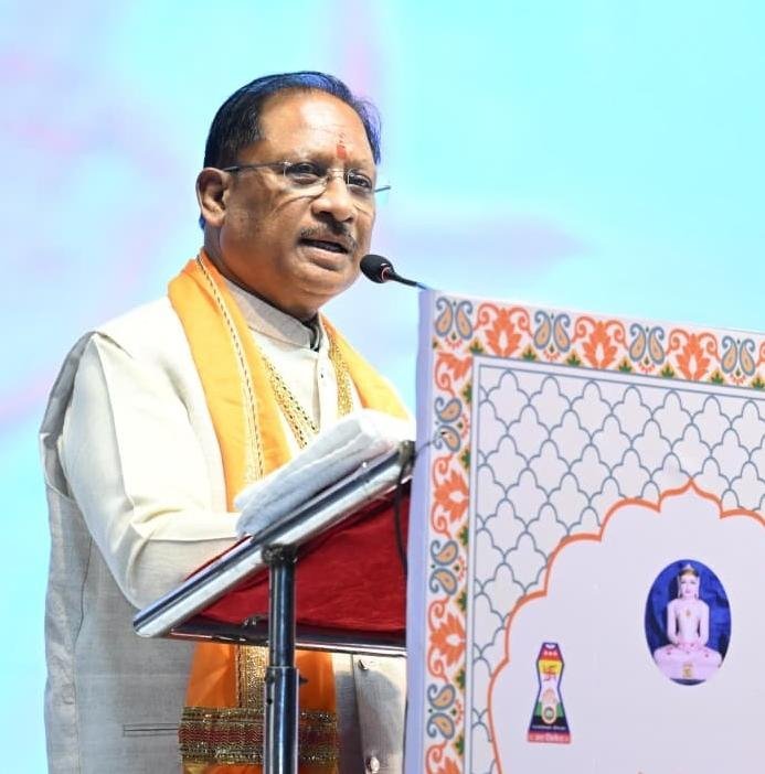 महावीर का ‘जियो और जीने दो’ संदेश आज और प्रासंगिक: रायपुर में जैन संतों के सान्निध्य में बोले मुख्यमंत्री साय महावीर का ‘जियो और जीने दो’ संदेश आज और प्रासंगिक: रायपुर में जैन संतों के सान्निध्य में बोले मुख्यमंत्री साय
