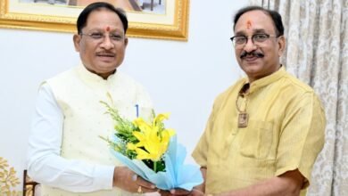 योग आयोग की कमान संभालते ही CM से मुलाकात: संजय अग्रवाल को मिली बधाई, प्रदेश में योग अभियान तेज करने पर जोर योग आयोग की कमान संभालते ही CM से मुलाकात: संजय अग्रवाल को मिली बधाई, प्रदेश में योग अभियान तेज करने पर जोर