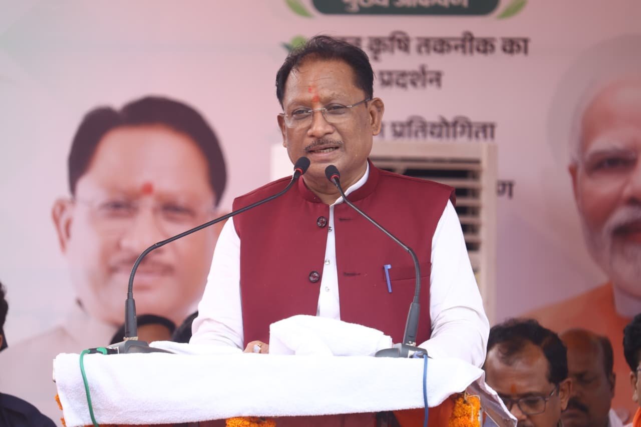 CM विष्णुदेव साय बोले- जैविक खेती से बढ़ेगी किसानों की आय: कुनकुरी मेले में ड्रोन तकनीक और नए बाजार मॉडल पर जोर