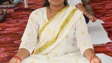 योग, नशामुक्ति और पर्यावरण का संदेश: बलरामपुर में लक्ष्मी राजवाड़े ने किया सामूहिक योग, हजारों लोग हुए शामिल