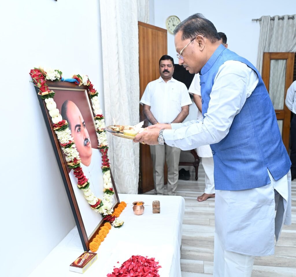 बलिदान दिवस पर CM विष्णु देव साय ने डॉ. श्यामा प्रसाद मुखर्जी को किया नमन, कहा- राष्ट्रवाद और अखंडता के थे मजबूत स्तं