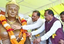 रानी दुर्गावती की प्रतिमा पर CM साय ने किया माल्यार्पण: बोले—मुगलों के सामने नहीं झुकीं, उनका बलिदान अमर रहेगा