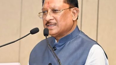 ‘आपातकाल के योद्धा’ का विमोचन, लोकतंत्र सेनानियों का सम्मान: CM साय बोले—‘कुर्बानियों से मिली है लोकतंत्र की ताकत’
