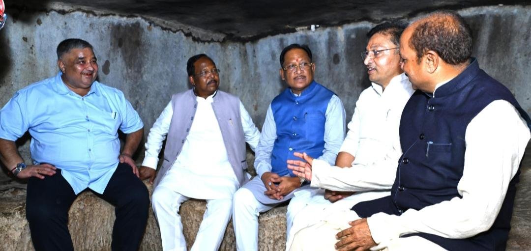 रामगढ़ महोत्सव में CM विष्णु देव साय: विश्व की प्राचीनतम नाट्यशाला का किया अवलोकन, बोले—’संस्कृति और इतिहास का अद्भुत संगम’ रामगढ़ महोत्सव में CM विष्णु देव साय: विश्व की प्राचीनतम नाट्यशाला का किया अवलोकन, बोले—’संस्कृति और इतिहास का अद्भुत संगम’