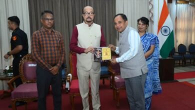 अंगदान-देहदान के क्षेत्र में रायपुर की बड़ी उपलब्धि, राज्यपाल ने कलेक्टर गौरव सिंह को किया सम्मानित