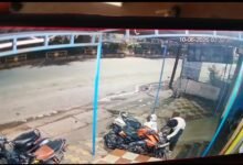 रायपुर में दिनदहाड़े बाइक चोरी: पेट्रोल पंप के पास खड़ी पल्सर लेकर फरार हुआ चोर, CCTV में कैद वारदात