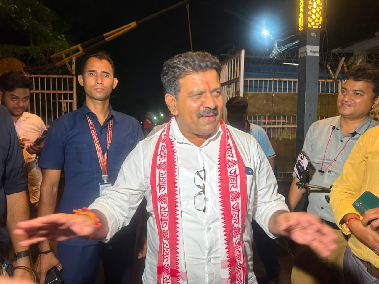 देर रात CM हाउस में जुटे मंत्री और भाजपा नेता: फेरबदल की चर्चाओं पर विजय शर्मा का जवाब—‘ऐसी बैठकें होती रहती हैं’ देर रात CM हाउस में जुटे मंत्री और भाजपा नेता: फेरबदल की चर्चाओं पर विजय शर्मा का जवाब—‘ऐसी बैठकें होती रहती हैं’