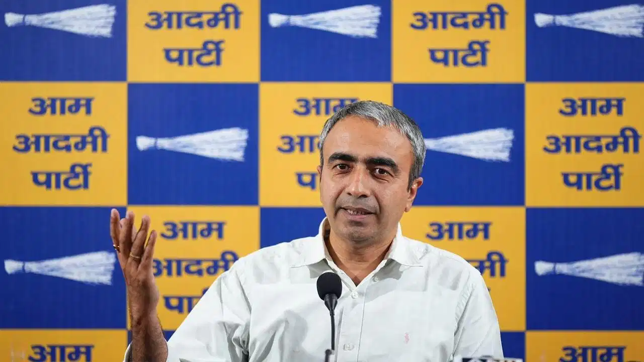 चानौत में ग्रामीणों पर लाठीचार्ज शर्मनाक…अनुराग ढांडा ने सैनी सरकार पर बोला हमला चानौत में ग्रामीणों पर लाठीचार्ज शर्मनाक…अनुराग ढांडा ने सैनी सरकार पर बोला हमला