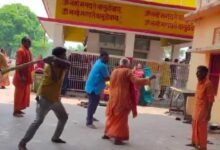 देवरिया: प्राचीन शिव मंदिर में चढ़ावे के लिए खूनी संघर्ष, बुजुर्ग पुजारी को लाठी-डंडों से पीटा,