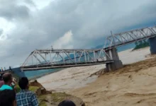 असम में भारी बारिश से तबाही, पुल तक टूट गया, कई इलाकों में बाढ़ जैसे हालात, अमित शाह ने सीएम हिमंता को मदद का भरोसा दिया
