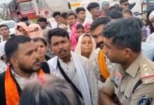परीक्षा परिणाम में गड़बड़ी को लेकर छात्रों का प्रदर्शन, NH-30 पर तीन घंटे से चक्काजाम