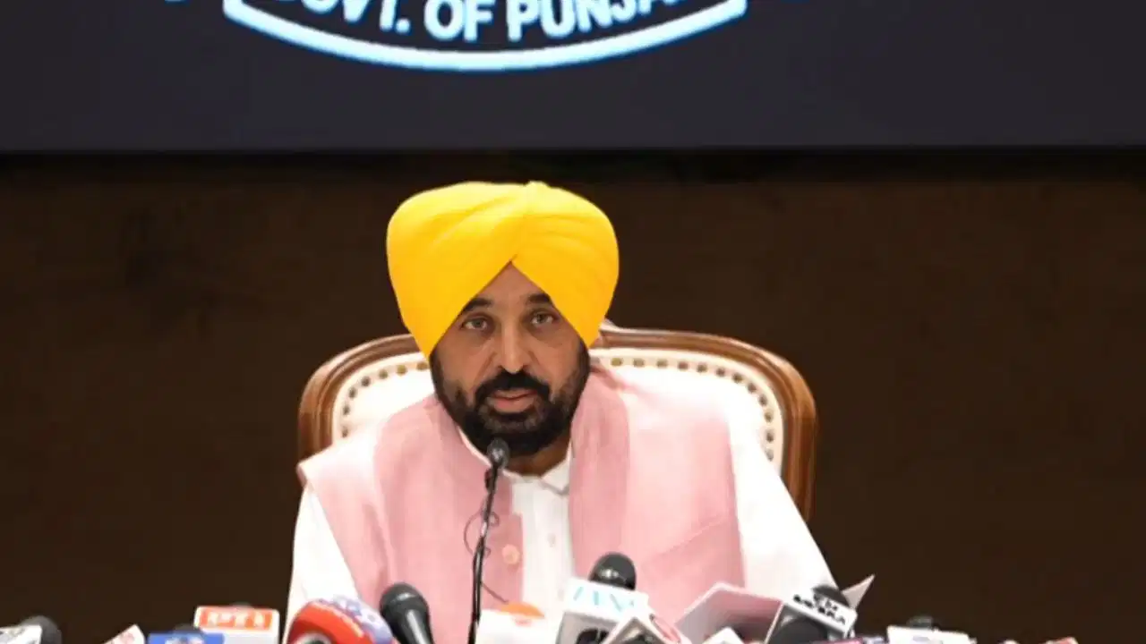 बैंक न संपत्ति जब्त करेगा, न परेशान करेगा…सरकार ने पंजाब में किसान क्रेडिट पॉलिसी बदली बैंक न संपत्ति जब्त करेगा, न परेशान करेगा…सरकार ने पंजाब में किसान क्रेडिट पॉलिसी बदली