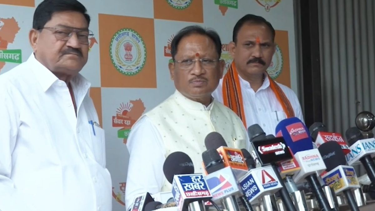 बीजेपी नेता और रिश्तेदार की हत्या पर CM साय सख्त, बोले- आरोपियों पर होगी कड़ी कार्रवाई बीजेपी नेता और रिश्तेदार की हत्या पर CM साय सख्त, बोले- आरोपियों पर होगी कड़ी कार्रवाई