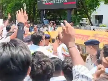 ‘प्रदूषण दिवस’ मनाकर कांग्रेस का प्रदर्शन: उद्योगों और पर्यावरण विभाग पर लगाए गंभीर आरोप