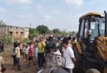 BREAKING: नकटी में अवैध कब्जों पर एक्शन शुरू, भारी पुलिस बल के बीच गरजा बुलडोजर, ग्रामीणों ने खोला विरोध का मोर्चा