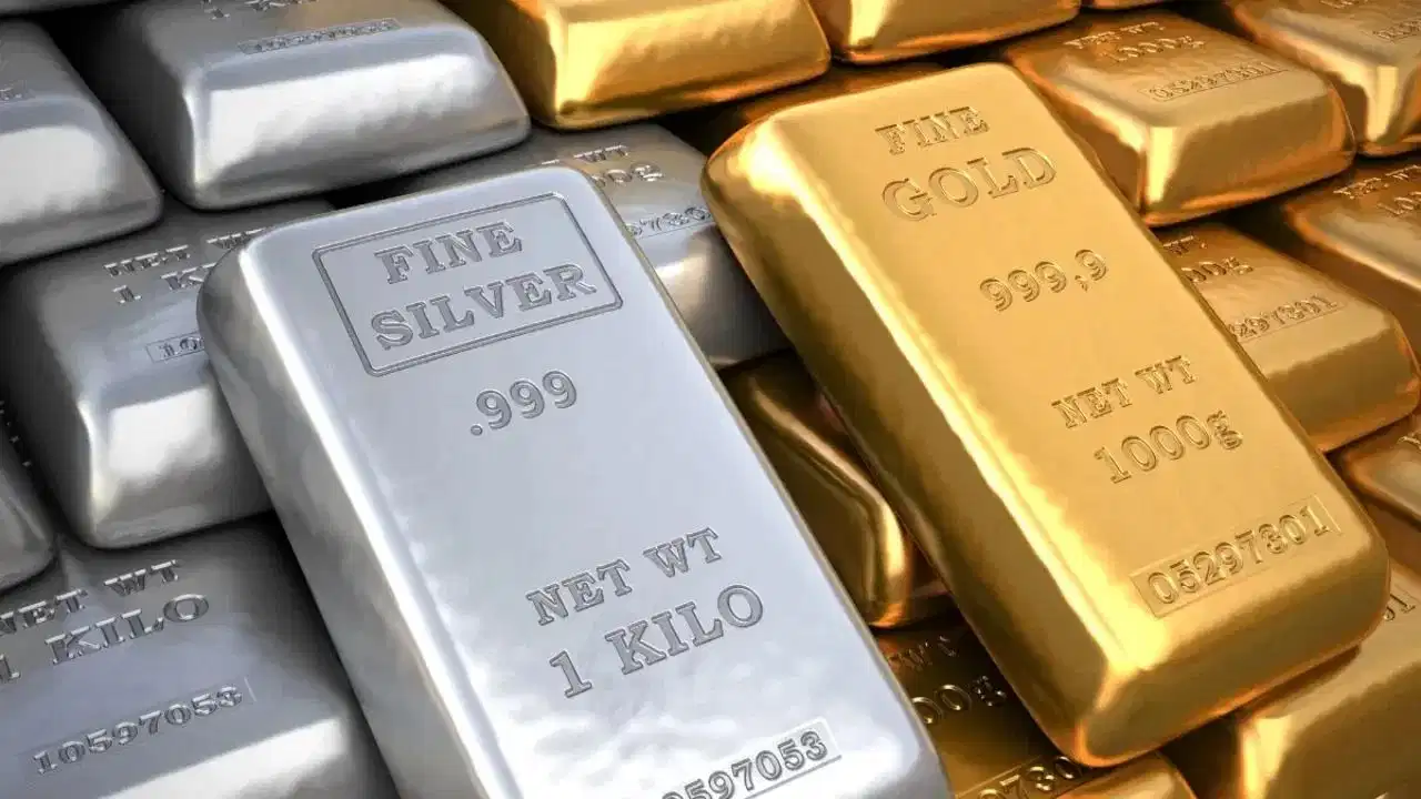 Gold Silver Prices: ₹2100 गिरा सोना, ₹7300 टूटी चांदी, ETF में भी भारी गिरावट