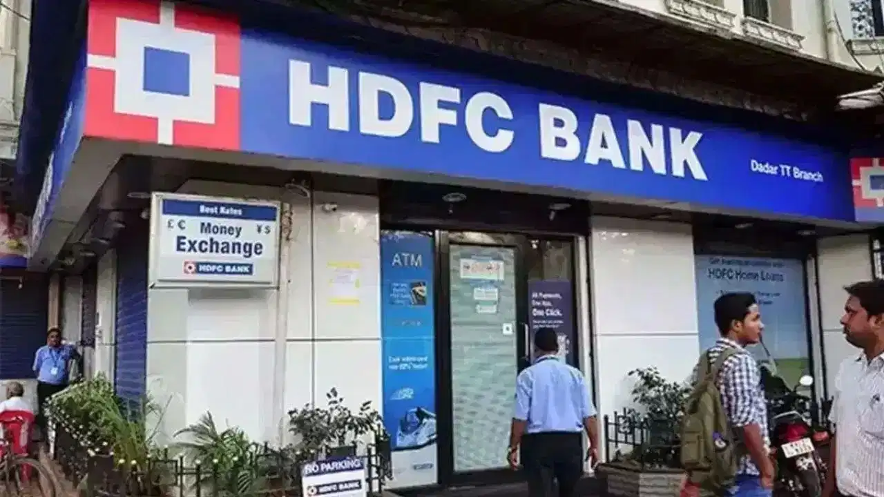 HDFC Bank पर RBI का बड़ा एक्शन! नए चेयरमैन की नियुक्ति तुरंत तेज करने का आदेश; बैंकिंग गलियारे में मची हलचल HDFC Bank पर RBI का बड़ा एक्शन! नए चेयरमैन की नियुक्ति तुरंत तेज करने का आदेश; बैंकिंग गलियारे में मची हलचल