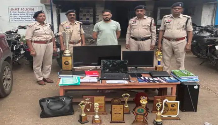 48 लाख की शेयर मार्केट ठगी का खुलासा, 3% मासिक मुनाफे का झांसा देकर निवेशकों को बनाया शिकार
