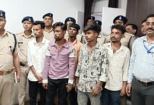 महिलाओं की चैन झपटकर होते थे फरार: अंतरराज्यीय गैंग का पर्दाफाश, बिना नंबर स्कूटी से देते थे वारदात को अंजाम