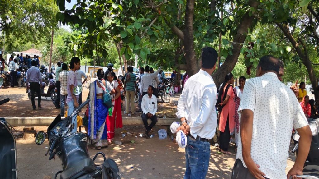 हिंदू देवी-देवताओं पर टिप्पणी और धर्मांतरण का आरोप, दो पास्टर गिरफ्तार, इलाके में तनाव