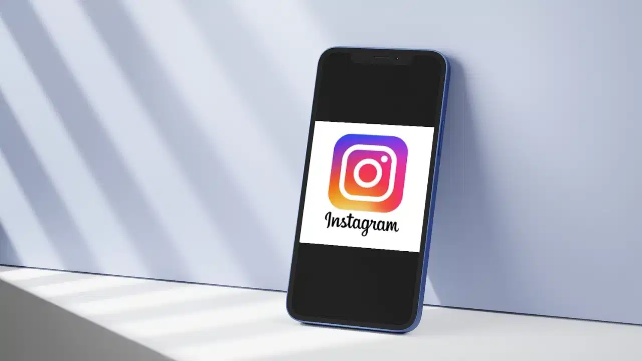 Instagram यूजर्स अलर्ट! AI रिकवरी सिस्टम की खामी से हजारों अकाउंट हुए हैक Instagram यूजर्स अलर्ट! AI रिकवरी सिस्टम की खामी से हजारों अकाउंट हुए हैक