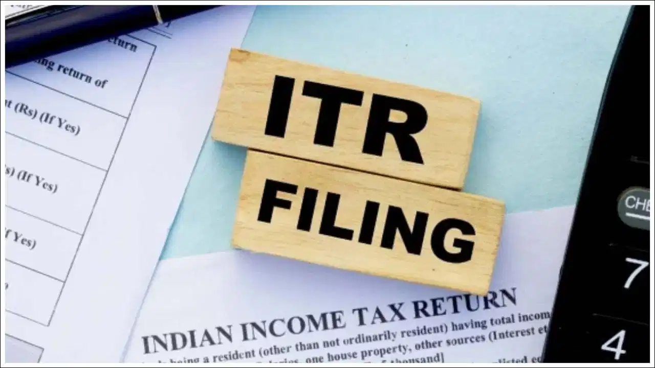 ITR Filing 2026: कैपिटल गेन, F&O ट्रेडिंग और राजनीतिक चंदे की रिपोर्टिंग हुई सख्त, जानिए नए नियम ITR Filing 2026: कैपिटल गेन, F&O ट्रेडिंग और राजनीतिक चंदे की रिपोर्टिंग हुई सख्त, जानिए नए नियम