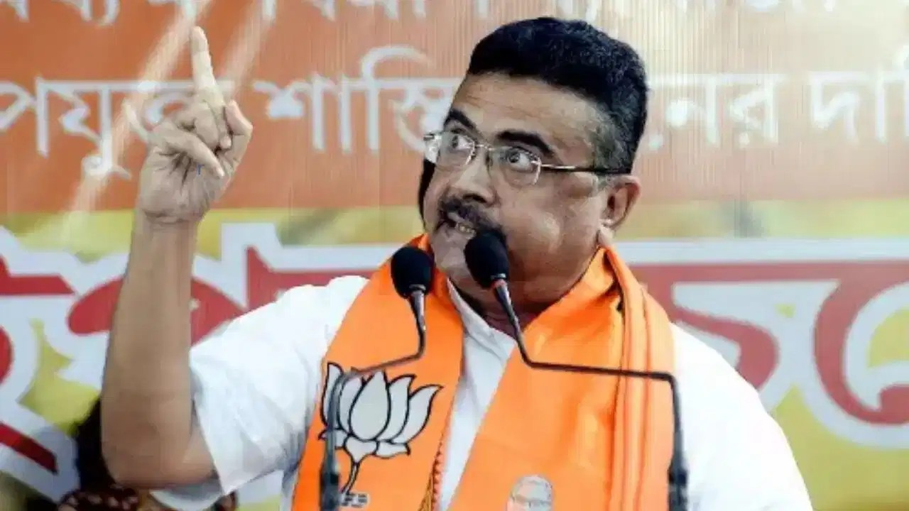 बंगाल में STF का बड़ा एक्शन, संदेशखाली और बसंती में हथियारों का जखीरा बरामद ;सीएम बोले- अब काले दिन खत्म बंगाल में STF का बड़ा एक्शन, संदेशखाली और बसंती में हथियारों का जखीरा बरामद ;सीएम बोले- अब काले दिन खत्म