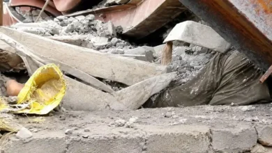 कोलकाता में गोदाम की छत गिरी, 40 से 45 मजदूर मलबे में दबे… 5 की मौत कोलकाता में गोदाम की छत गिरी, 40 से 45 मजदूर मलबे में दबे… 5 की मौत
