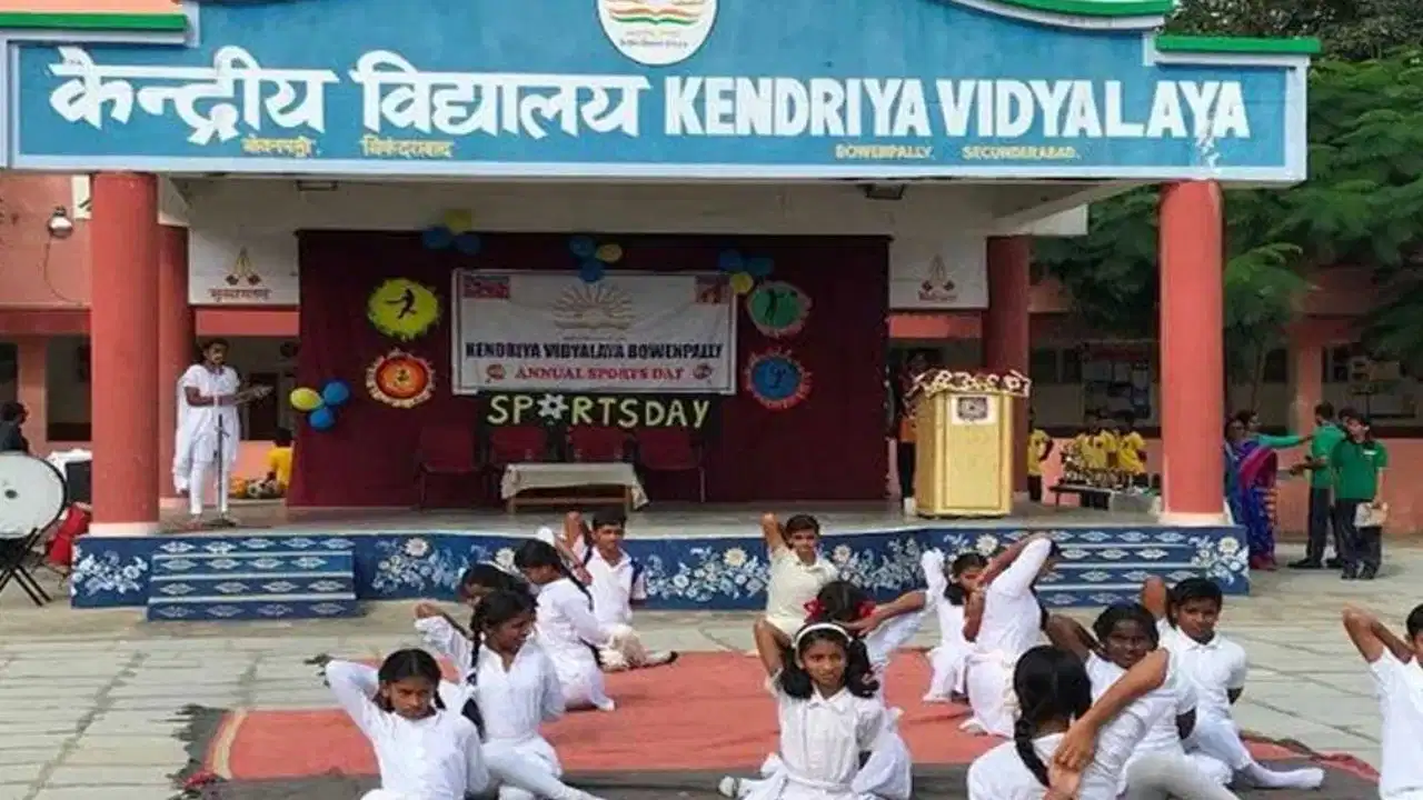 केंद्रीय विद्यालयों में अब स्टूडेंट्स संस्कृत पढ़ेंगे, स्कूलों को 6वीं और 9वीं क्लास में अनिवार्य रूप से सेक्शन बनाना होगा