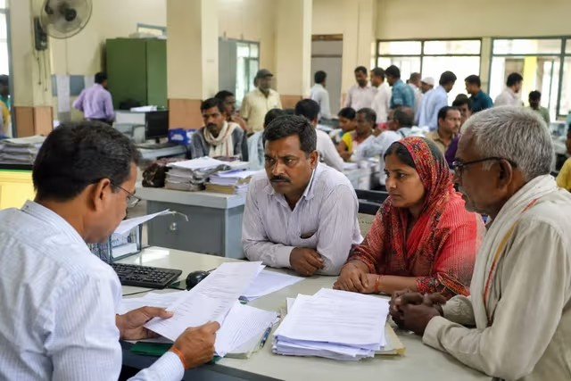 बिहार के सभी अंचलों में 17 जून तक चलेगा राजस्व महा-अभियान, जमीन से जुड़ी शिकायतों का तुरंत होगा निपटारा बिहार के सभी अंचलों में 17 जून तक चलेगा राजस्व महा-अभियान, जमीन से जुड़ी शिकायतों का तुरंत होगा निपटारा