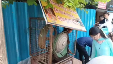 वृंदावन के इस्कॉन मंदिर के बाहर शावर कूलर में करंट, युवक की मौत; नगर निगम पर गंभीर आरोप वृंदावन के इस्कॉन मंदिर के बाहर शावर कूलर में करंट, युवक की मौत; नगर निगम पर गंभीर आरोप