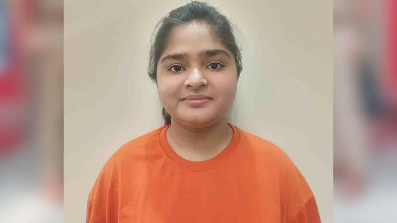 इंदौर: मां को किया था आखिरी फोन… फिर बंद हुआ मोबाइल, NEET छात्रा निक्की का नर्मदा नदी के किनारे मिला शव इंदौर: मां को किया था आखिरी फोन… फिर बंद हुआ मोबाइल, NEET छात्रा निक्की का नर्मदा नदी के किनारे मिला शव
