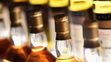 सिलतरा वेयरहाउस में शराब घोटाले का आरोप: नष्ट की जाने वाली बोतलें बाजार में बेचने का दावा, प्रभारी हटाई गईं