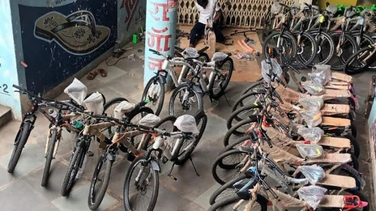 भंडारा में स्कूल खुलते ही बढ़ी साइकिलों की मांग, कीमतों में 10 से 15 प्रतिशत तक बढ़ोतरी