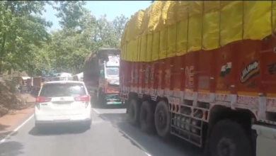 चिल्फी घाटी में फिर चरमराई यातायात व्यवस्था: सड़क पर गिरी भारी मशीन, लगा लंबा जाम